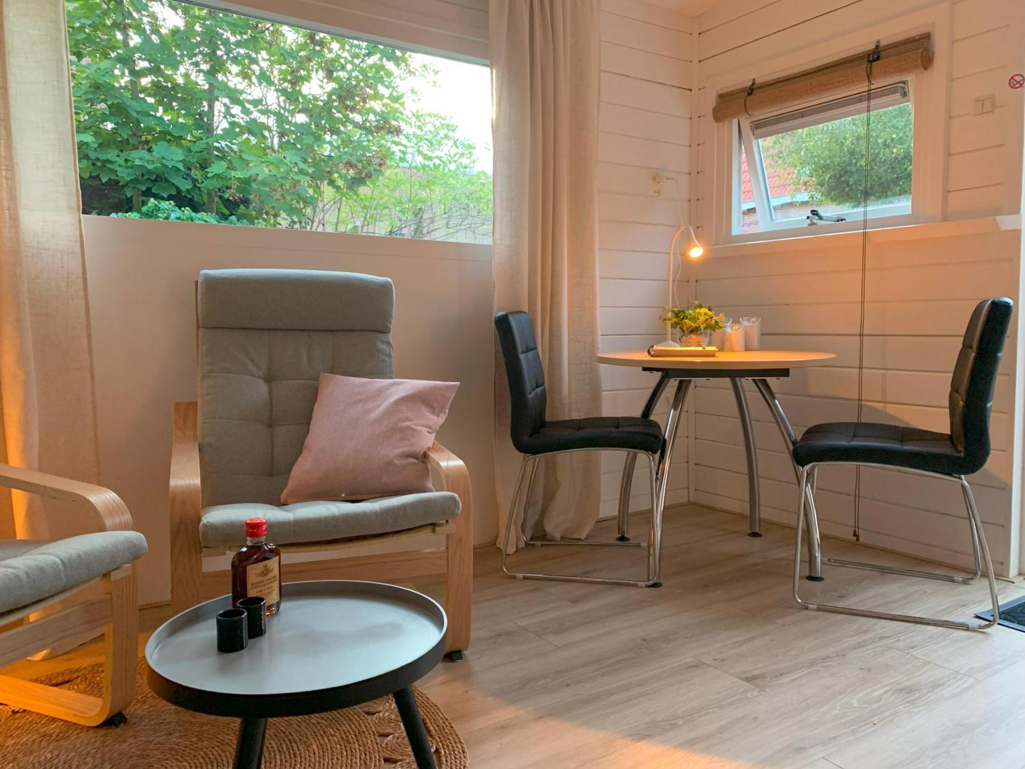 Tiny House Tussen De Grachten Sneek Eksteriør billede