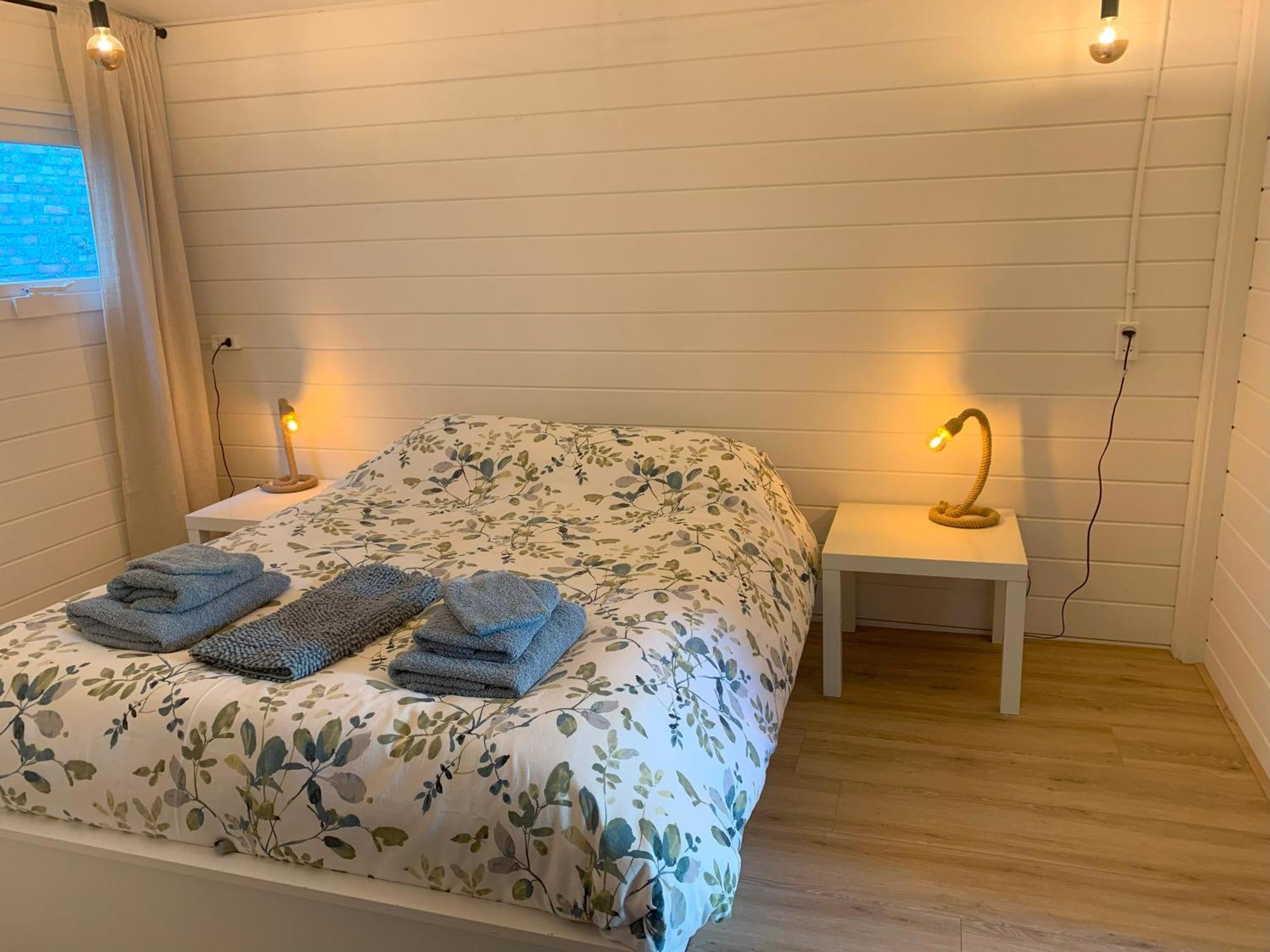 Tiny House Tussen De Grachten Sneek Eksteriør billede