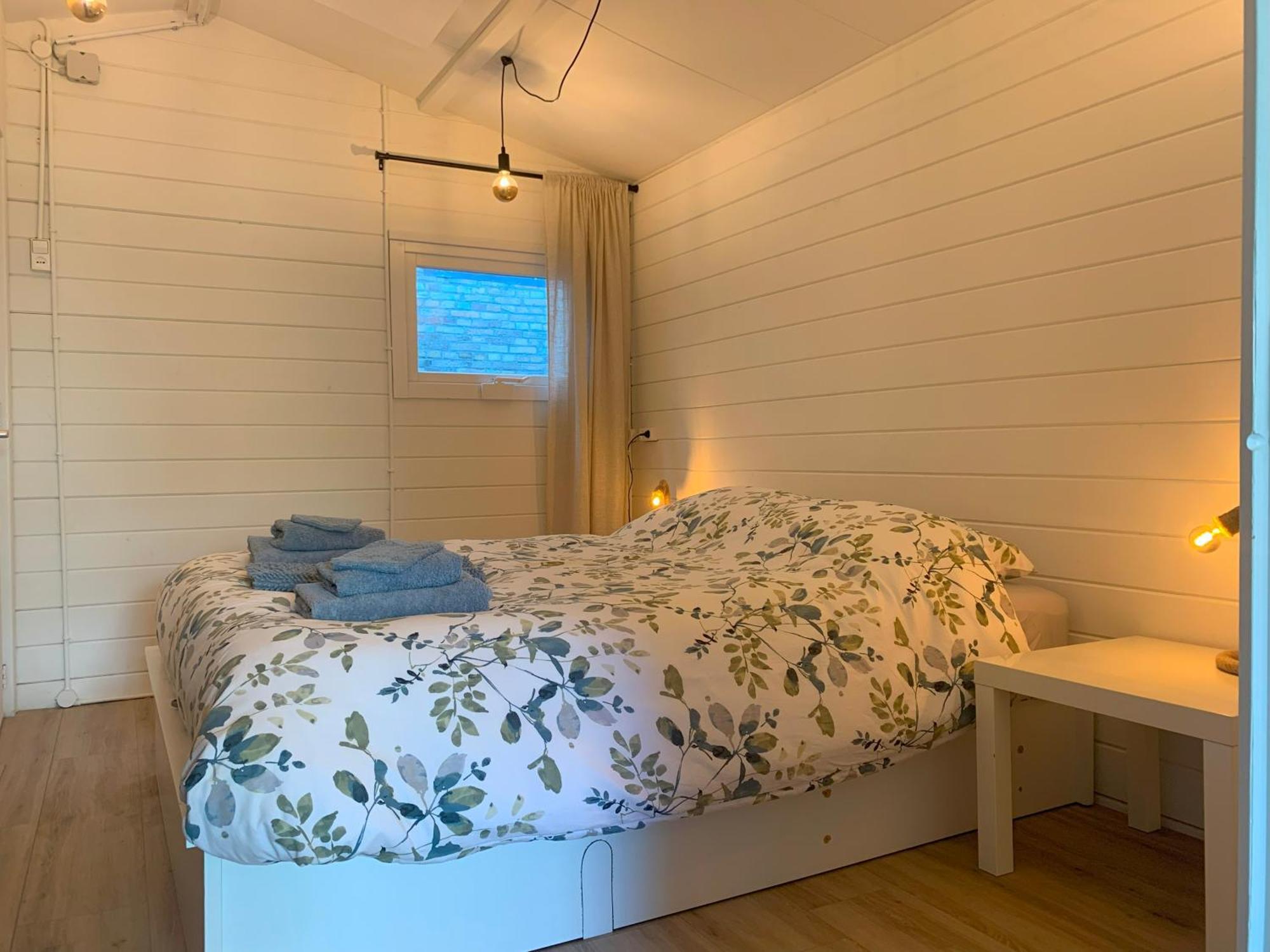 Tiny House Tussen De Grachten Sneek Eksteriør billede