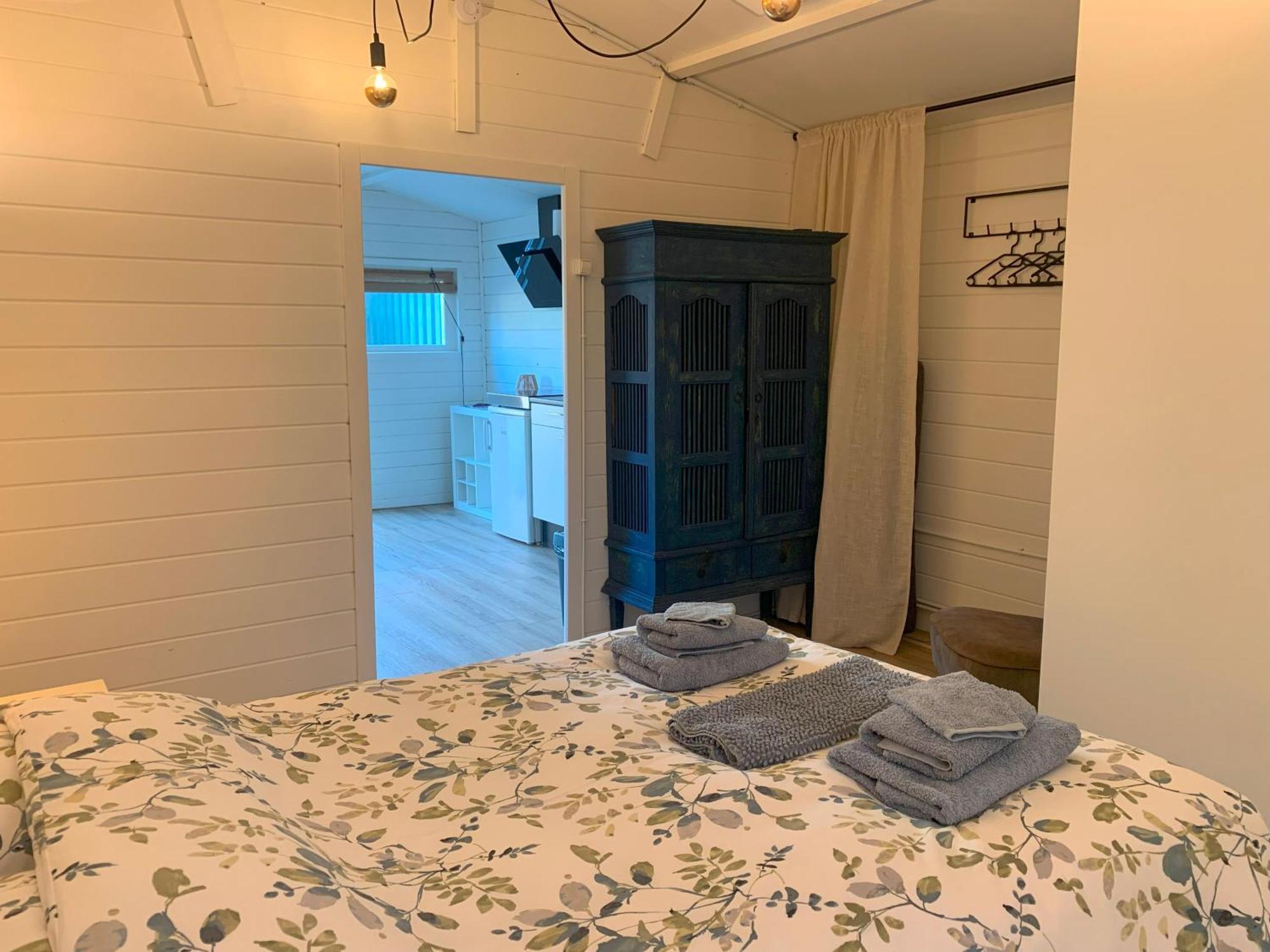 Tiny House Tussen De Grachten Sneek Eksteriør billede